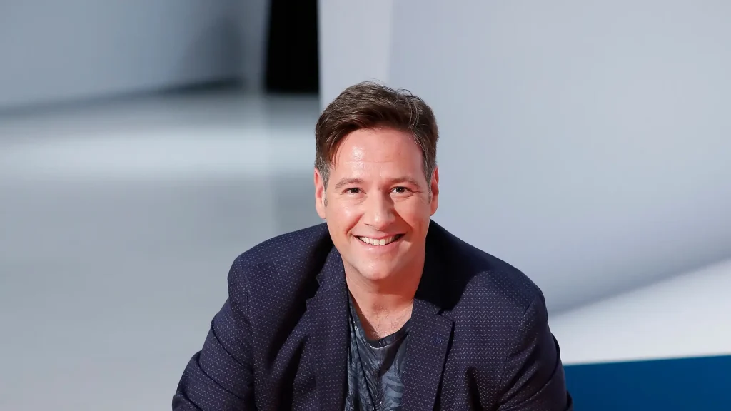 contratar carlos latre