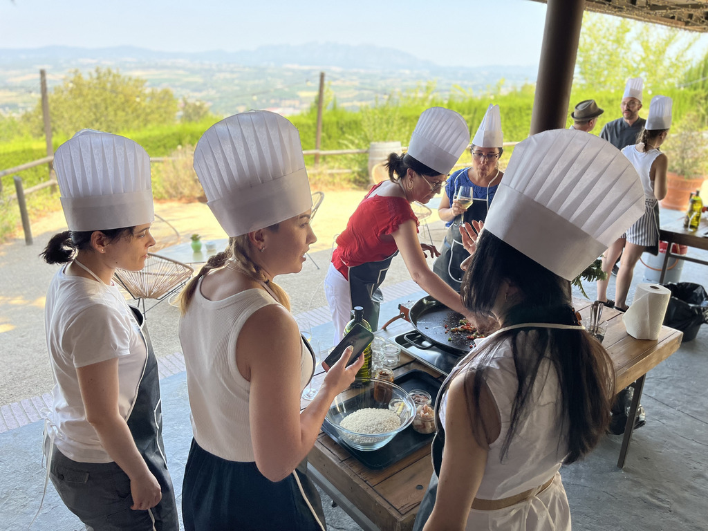 paella cooking class in barcelona